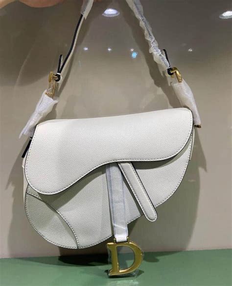 bolsa dior saddle blanca|Dior saddle bag.